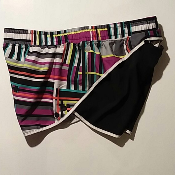 Fabletics Shorts Women Size Small - Picture 7 of 8